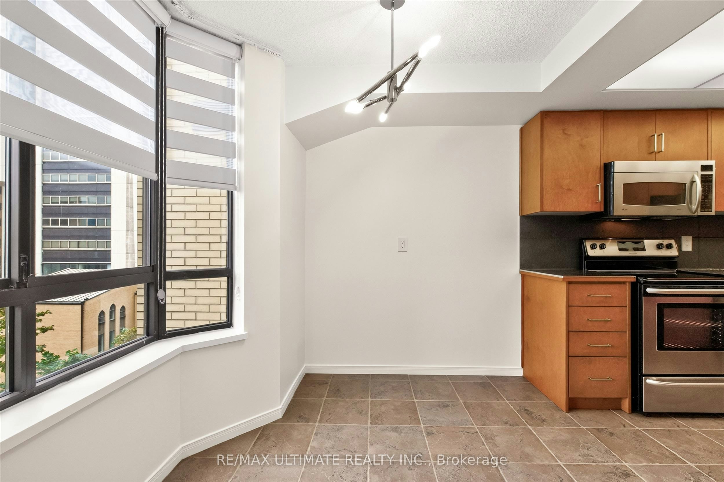 708-195 St Patrick Street, Toronto, ON, M5T 2Y8 - 12