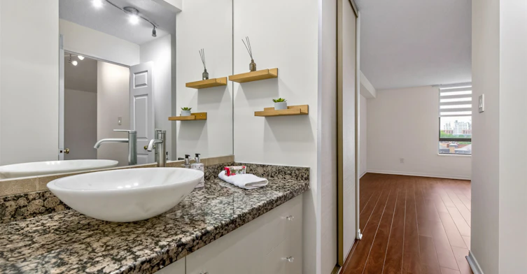 708-195 St Patrick Street, Toronto, ON, M5T 2Y8 - 22