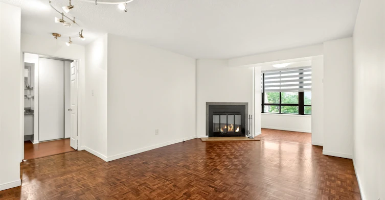 708-195 St Patrick Street, Toronto, ON, M5T 2Y8 - 6