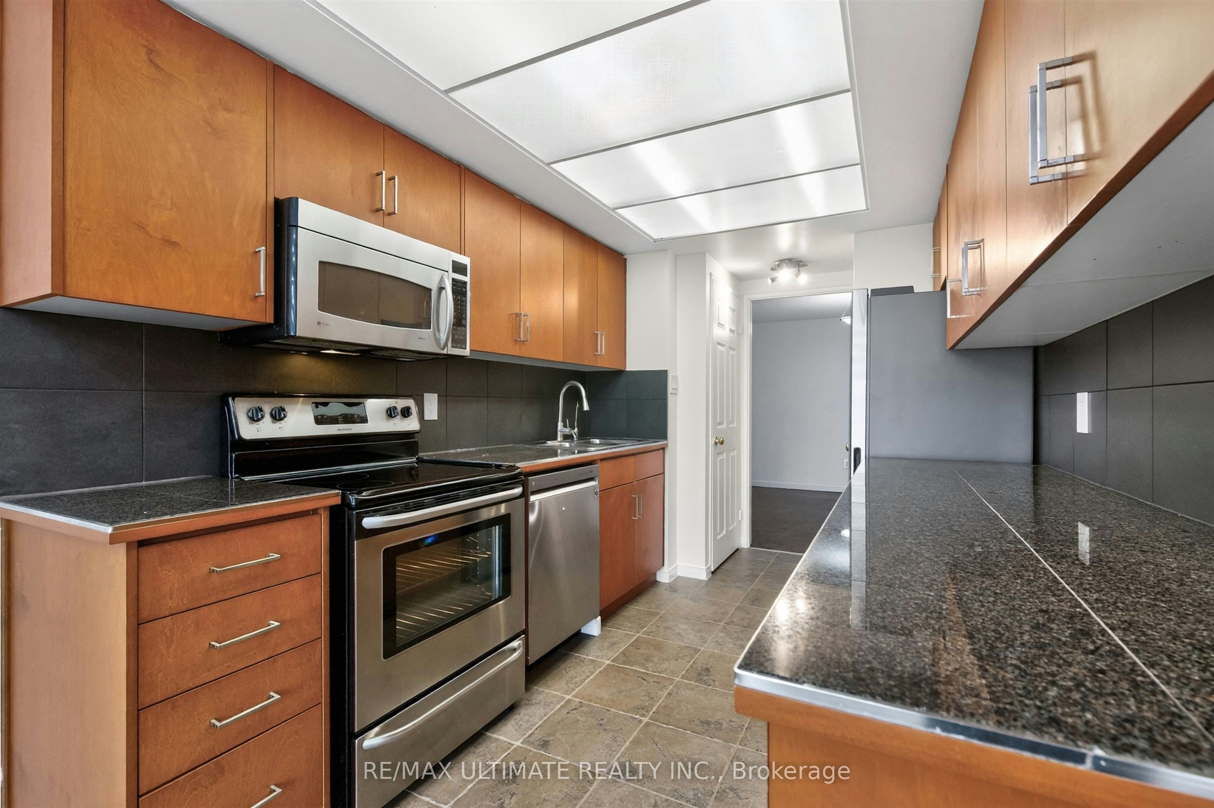 708-195 St Patrick Street, Toronto, ON, M5T 2Y8 - 11