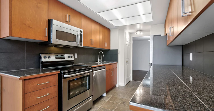 708-195 St Patrick Street, Toronto, ON, M5T 2Y8 - 11