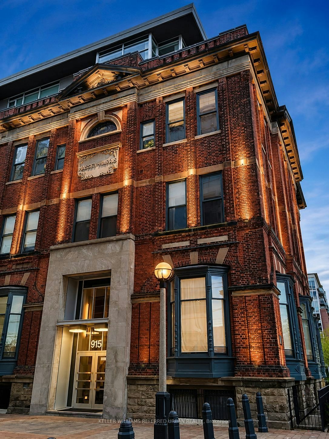 403-915 King Street, Toronto, ON, M6K 3M2