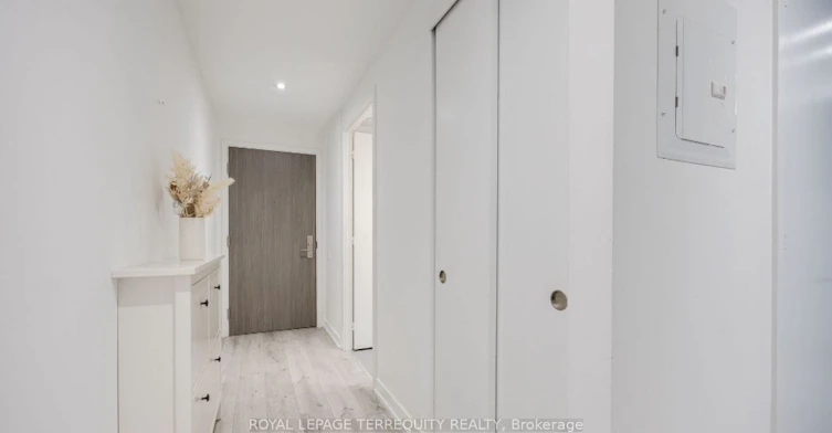330-161 Roehampton Avenue, Toronto, ON, M4P 0C8 - 4