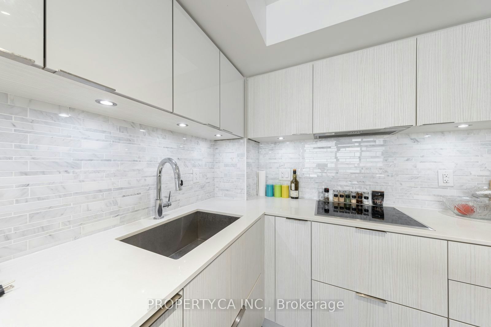 411-318 Richmond Street W, Toronto, ON, M5V 1X2 - 14