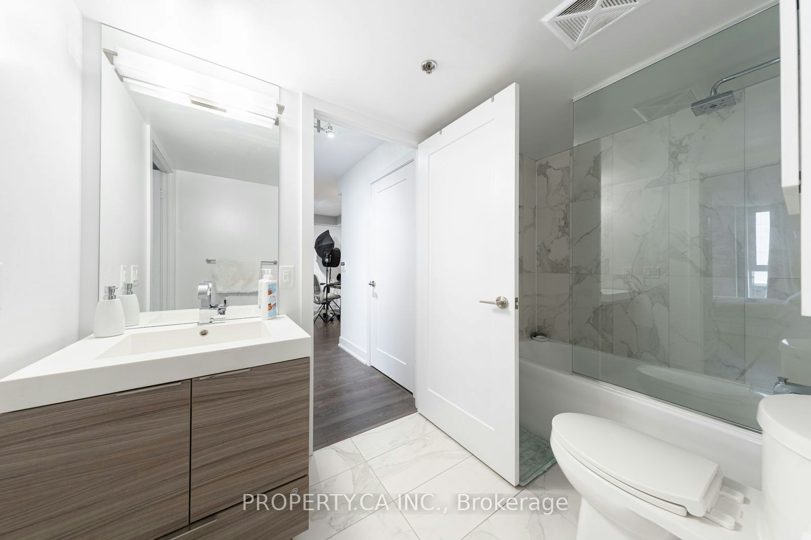411-318 Richmond Street W, Toronto, ON, M5V 1X2 - 22