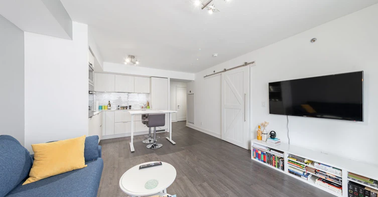 411-318 Richmond Street W, Toronto, ON, M5V 1X2 - 9