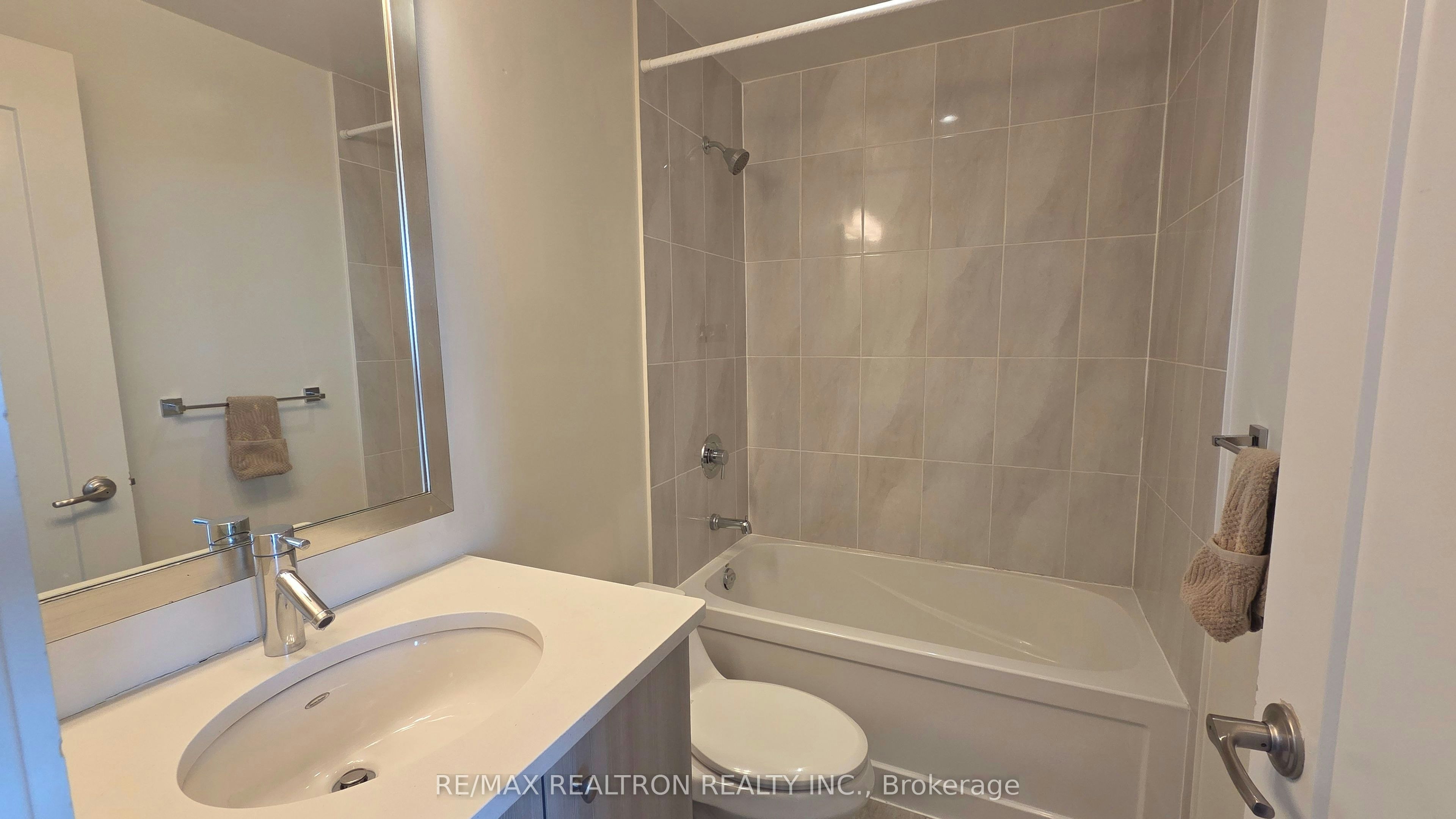 1105-825 Church Street, Toronto, ON, M4W 3Z4 - 15