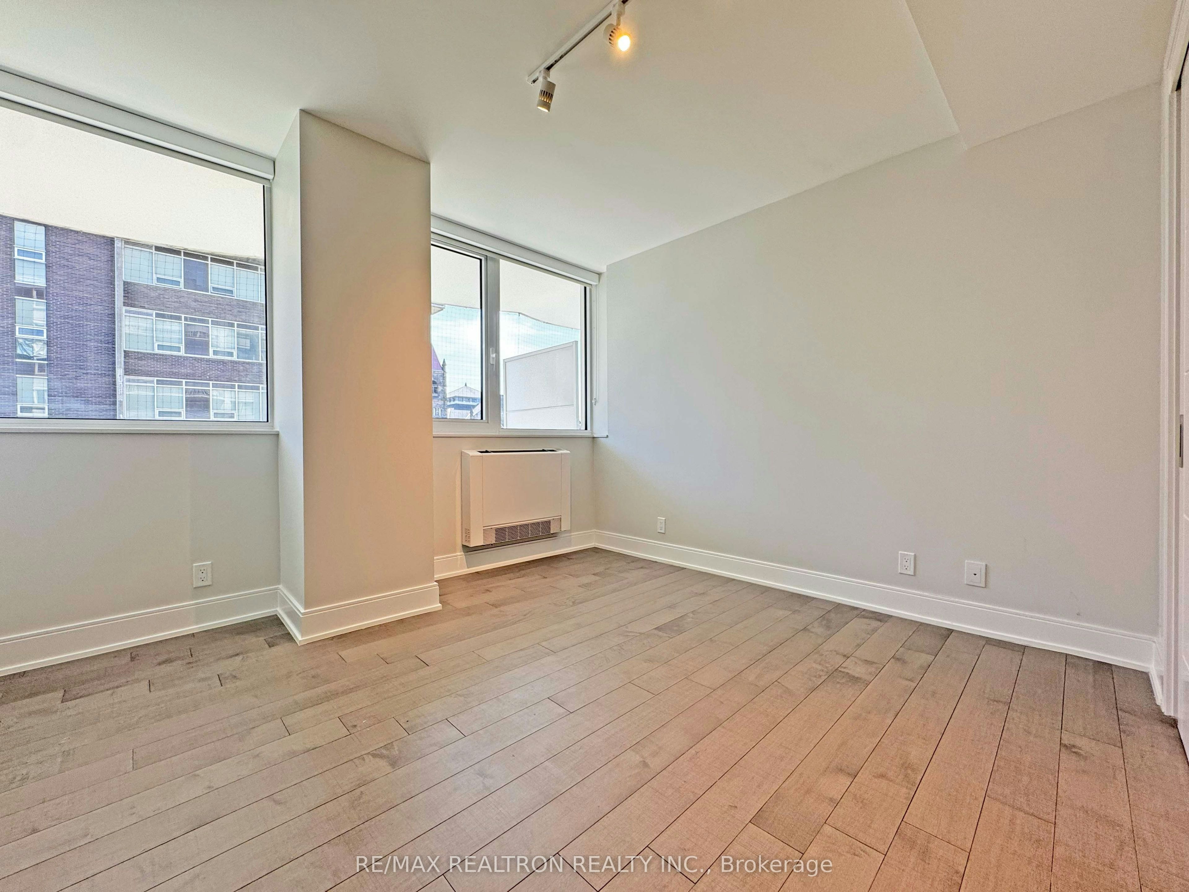301-11 Walmer Road, Toronto, ON, M5R 2W9 - 10