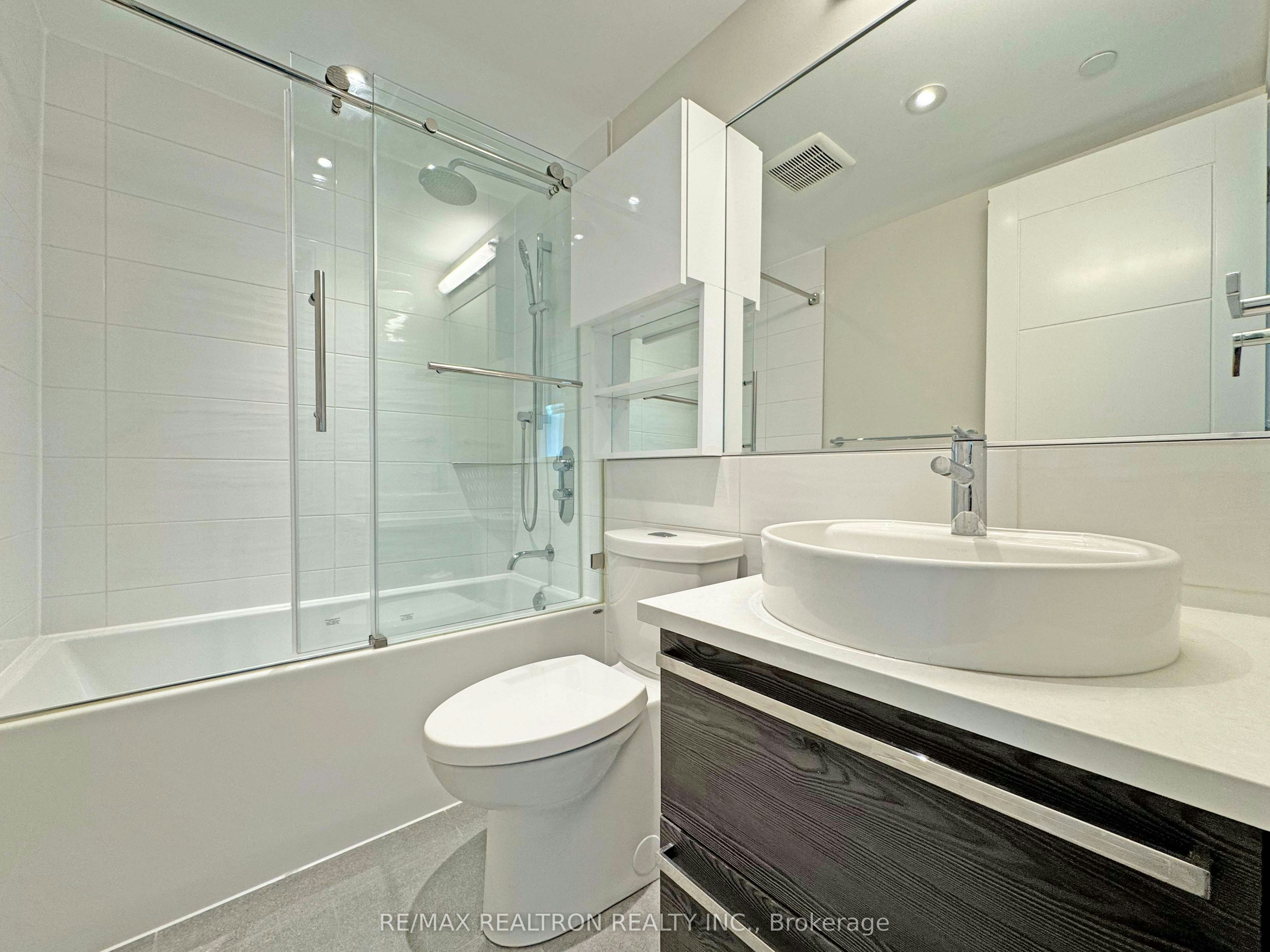 301-11 Walmer Road, Toronto, ON, M5R 2W9 - 12