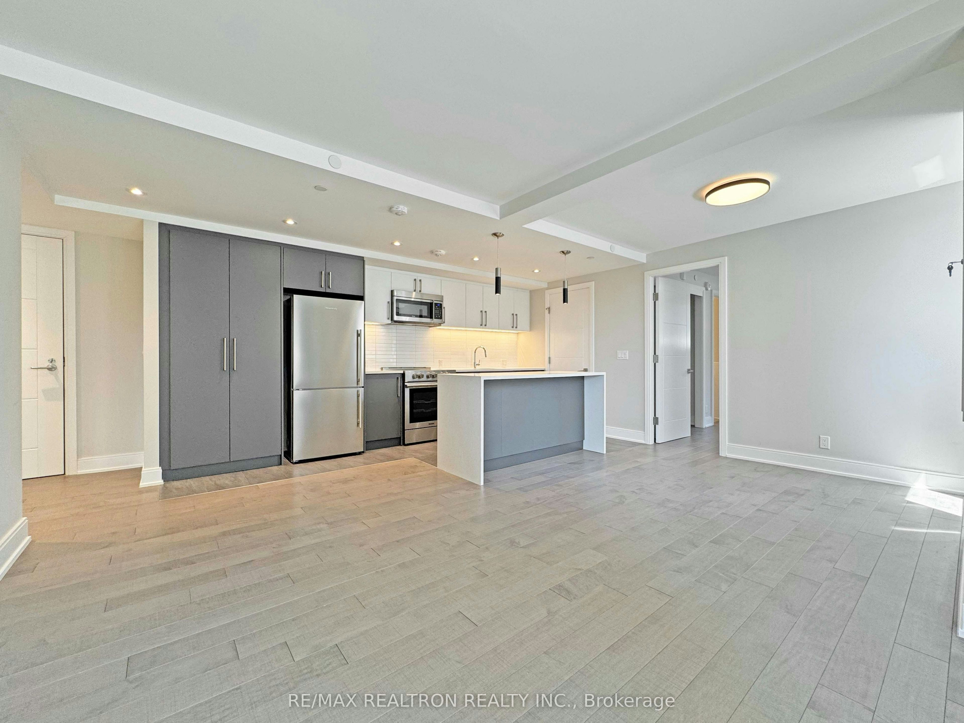 301-11 Walmer Road, Toronto, ON, M5R 2W9 - 4