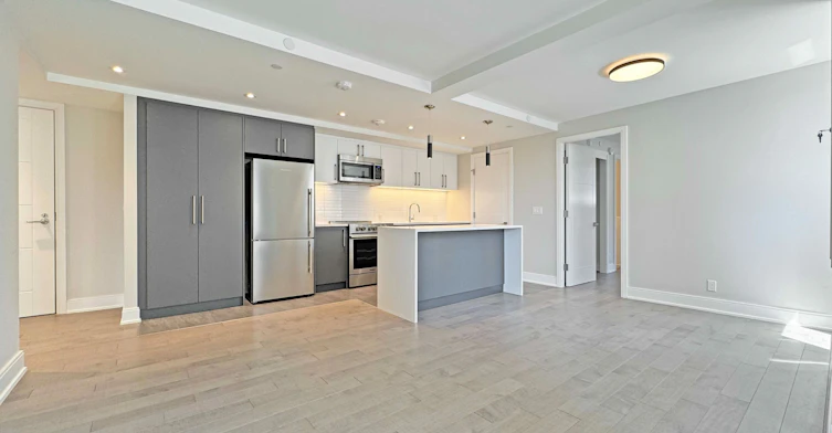 301-11 Walmer Road, Toronto, ON, M5R 2W9 - 4
