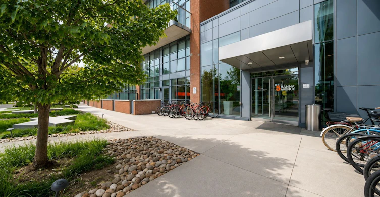 546-5 Hanna Avenue N, Toronto, ON, M6K 1W8 - 17