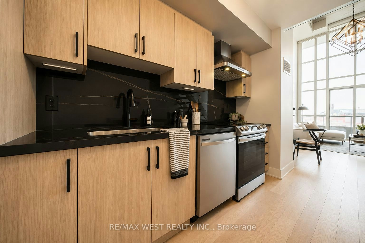 546-5 Hanna Avenue N, Toronto, ON, M6K 1W8 - 8
