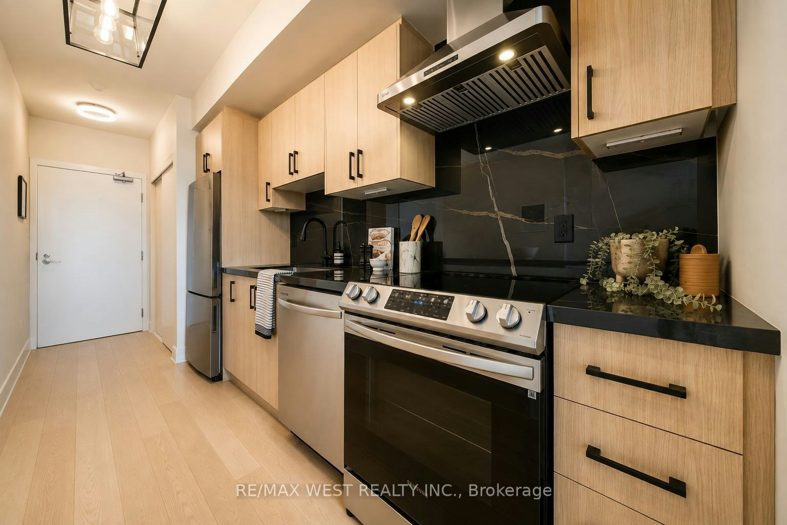546-5 Hanna Avenue N, Toronto, ON, M6K 1W8 - 10