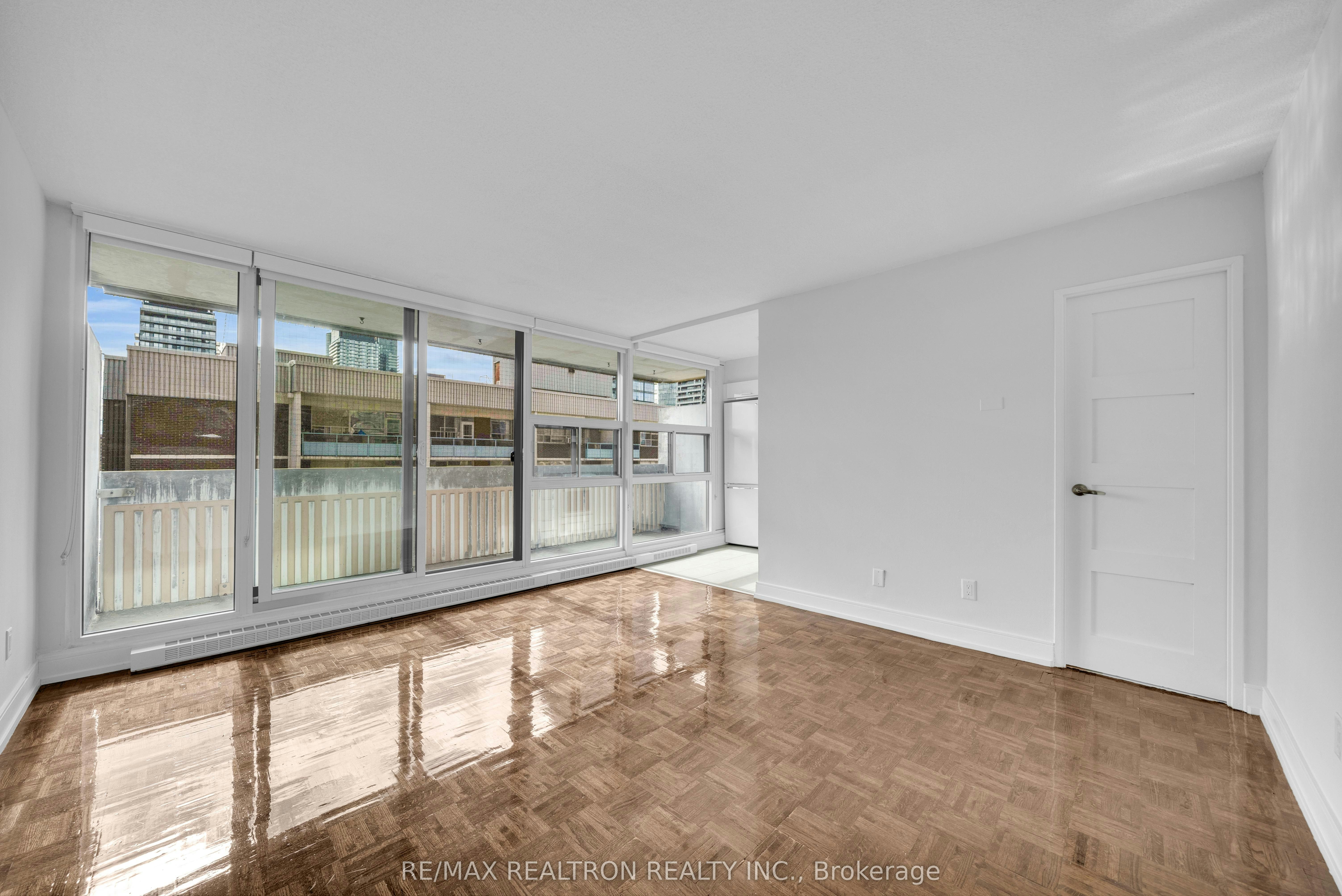 201-33 Isabella Street, Toronto, ON, M4Y 2P7 - 2