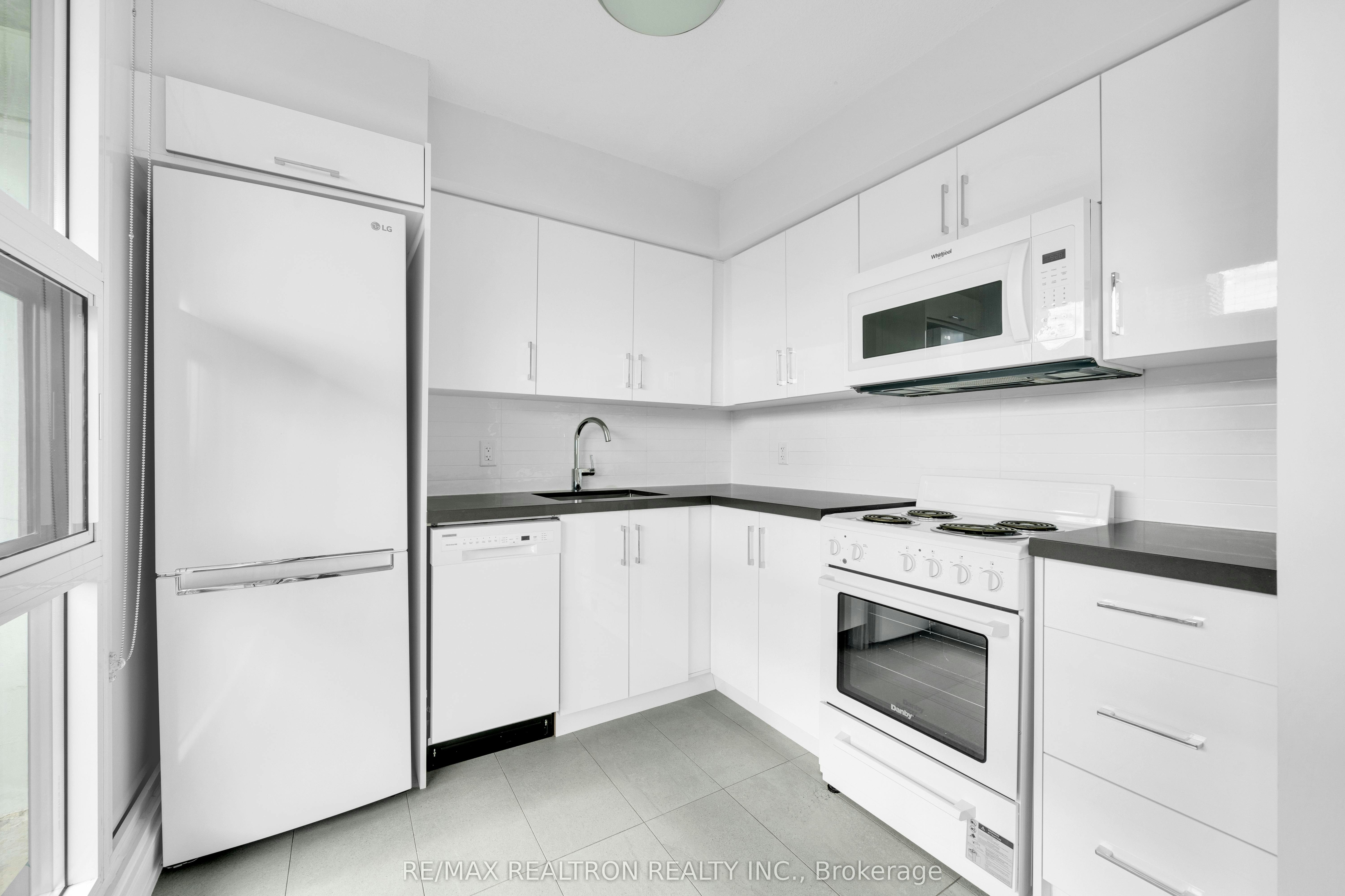 201-33 Isabella Street, Toronto, ON, M4Y 2P7 - 5