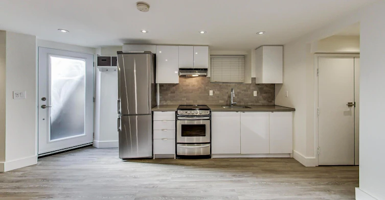 Lower-669 Euclid Avenue, Toronto, ON, M6G 2T8 - 8