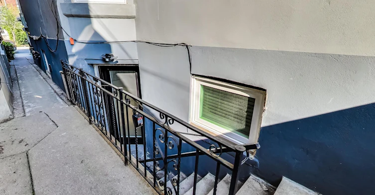 Lower-669 Euclid Avenue, Toronto, ON, M6G 2T8 - 4