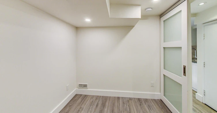 Lower-669 Euclid Avenue, Toronto, ON, M6G 2T8 - 13