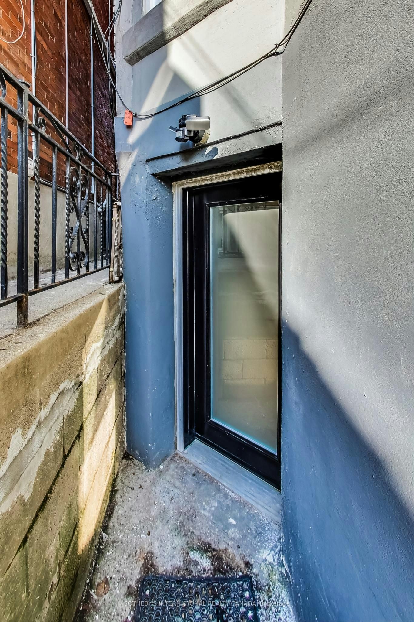 Lower-669 Euclid Avenue, Toronto, ON, M6G 2T8 - 5