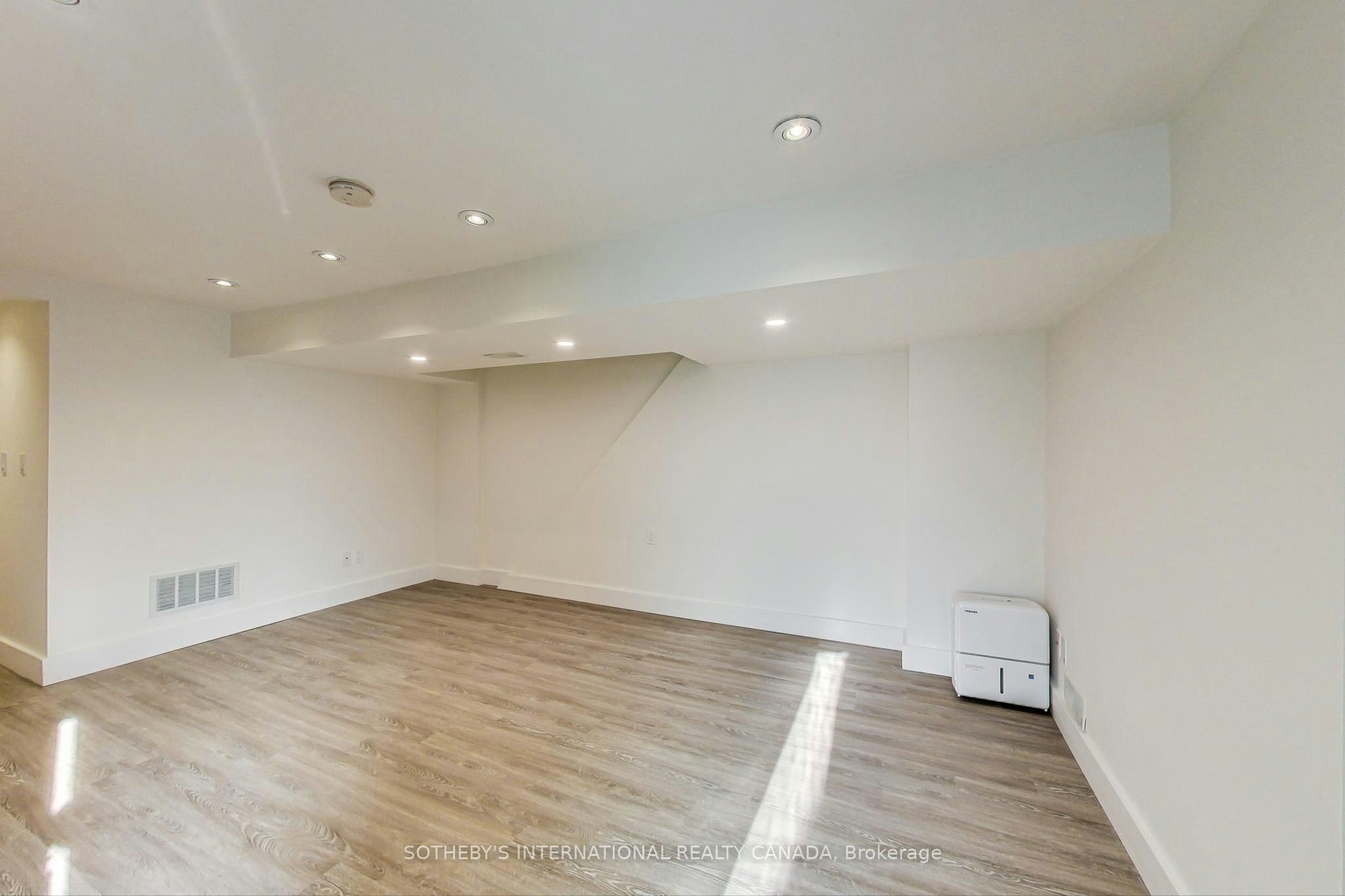 Lower-669 Euclid Avenue, Toronto, ON, M6G 2T8 - 6