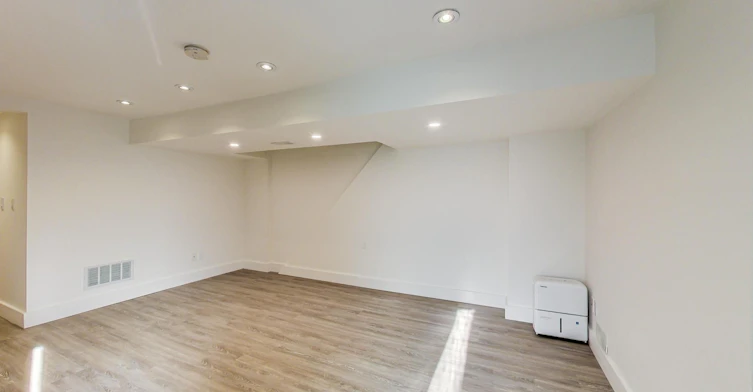 Lower-669 Euclid Avenue, Toronto, ON, M6G 2T8 - 6