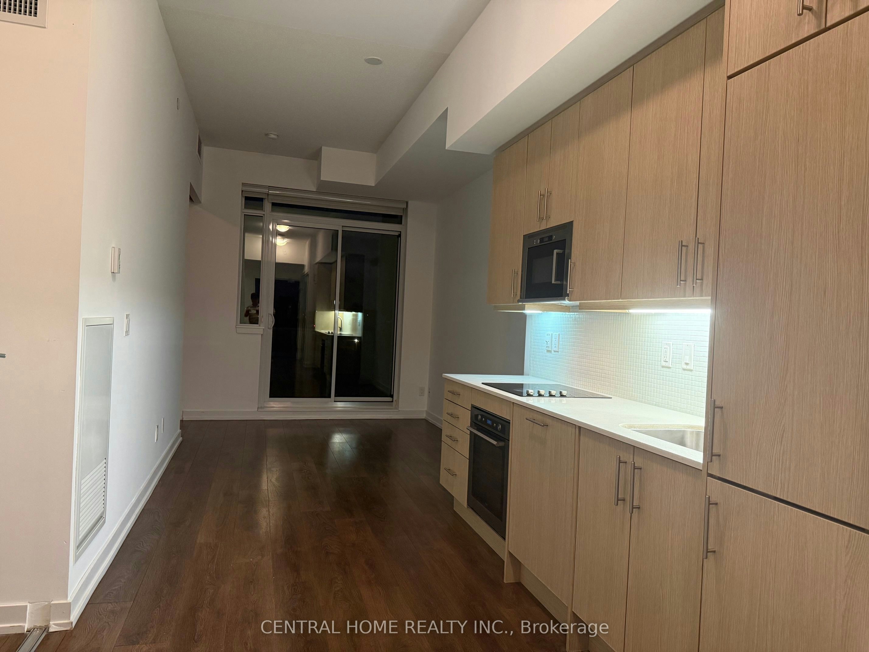 718-297 College Street, Toronto, ON, M5T 1S2 - 4
