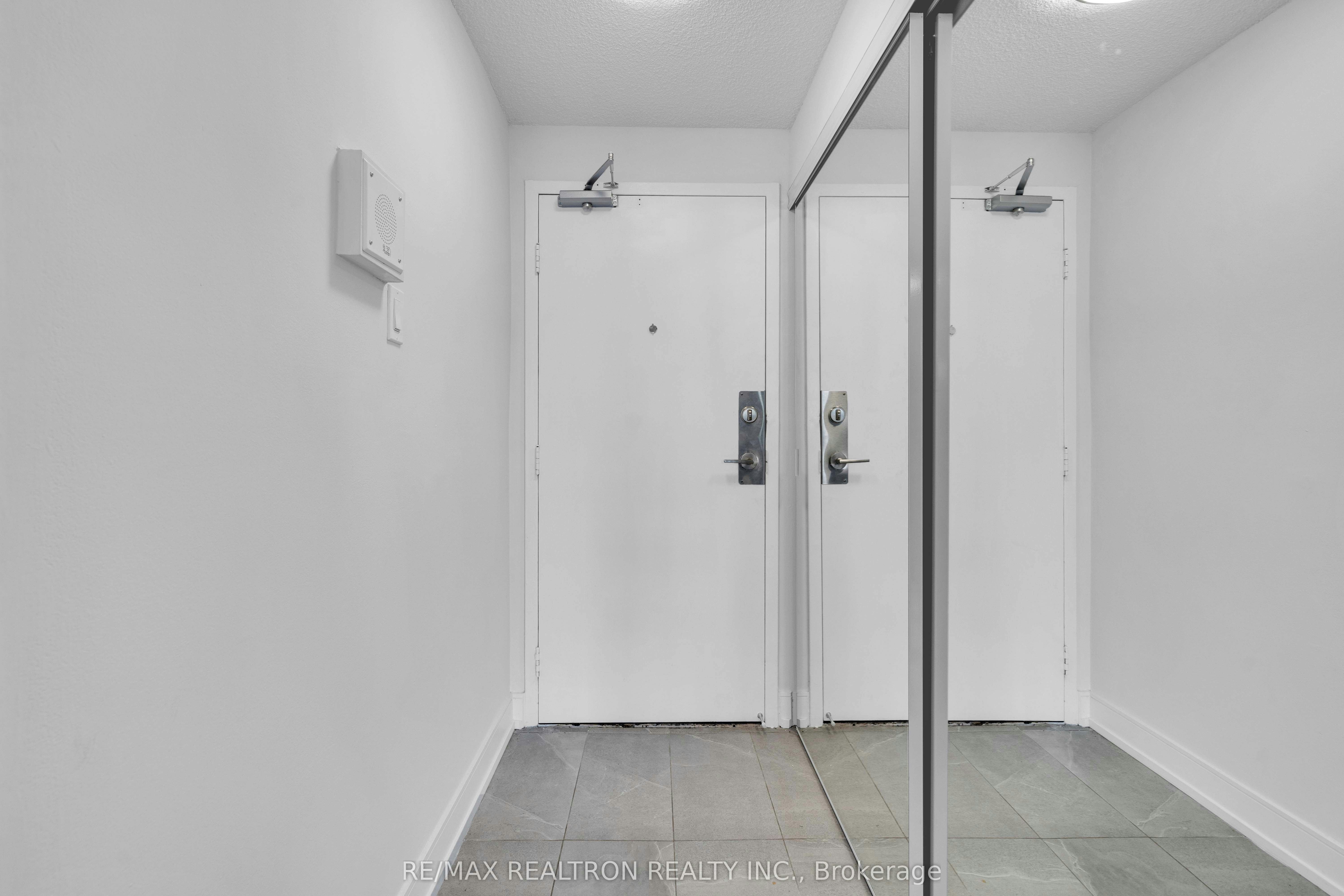 2510-33 Isabella Street, Toronto, ON, M4Y 2P7 - 11
