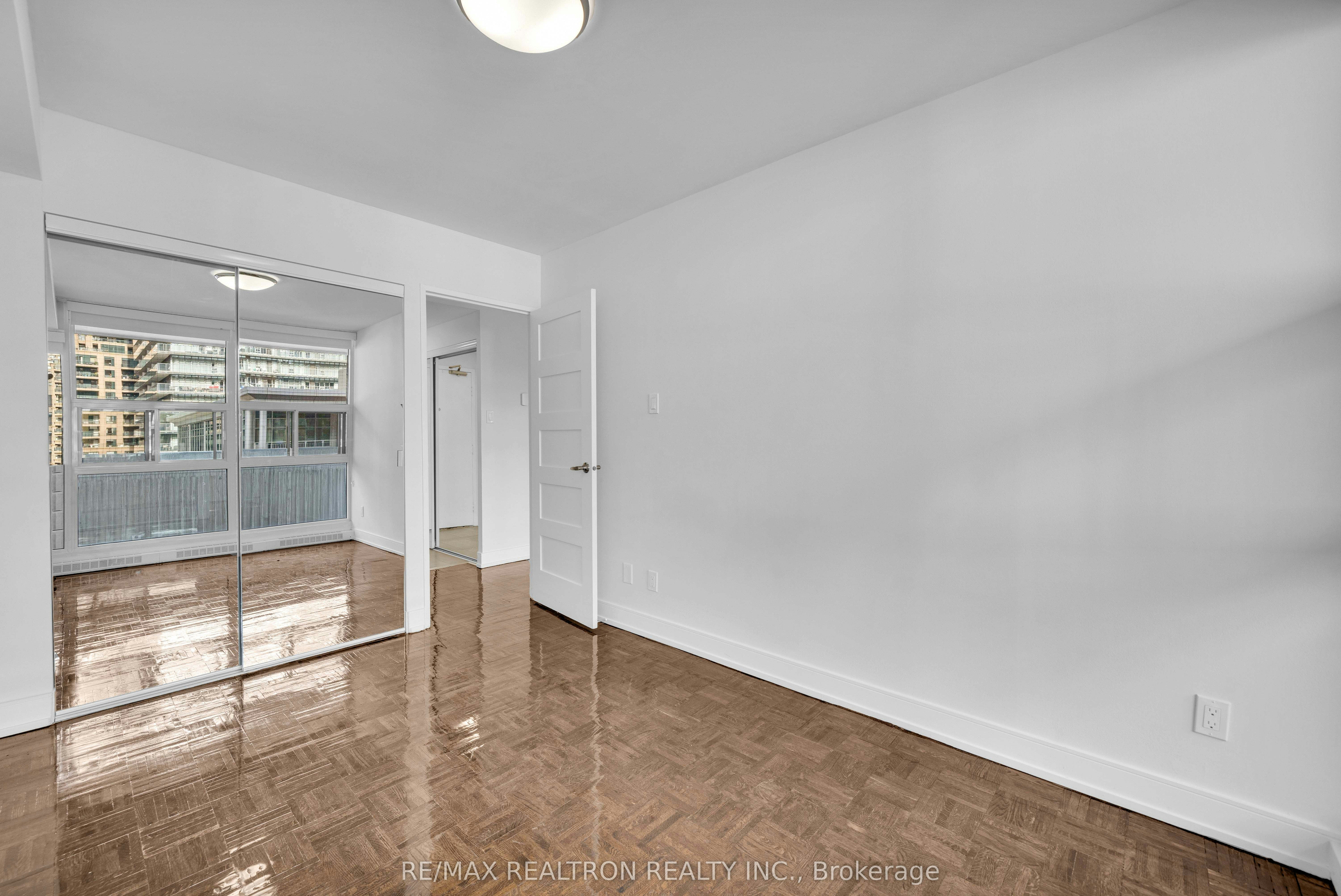 2510-33 Isabella Street, Toronto, ON, M4Y 2P7 - 10