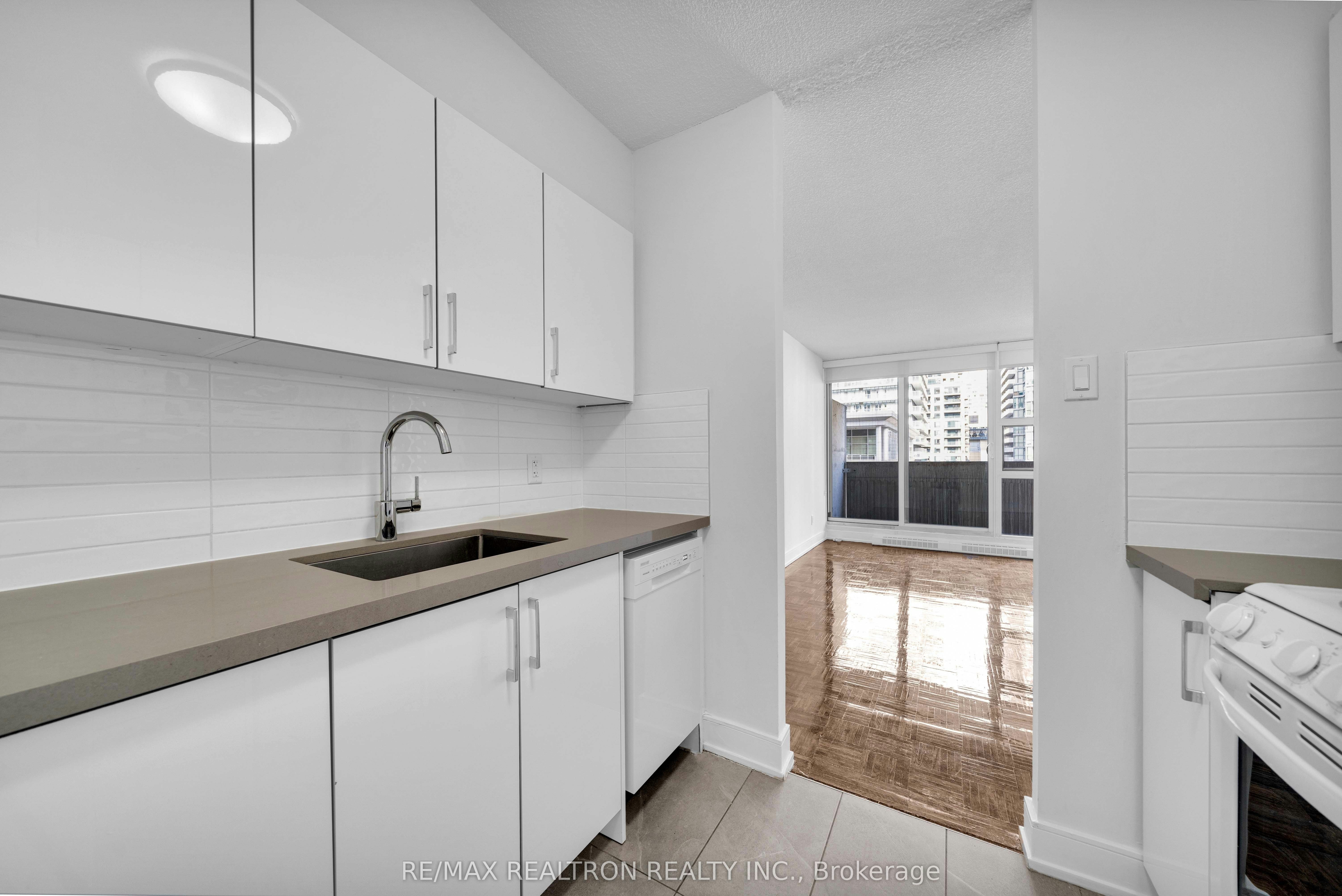 2510-33 Isabella Street, Toronto, ON, M4Y 2P7 - 5