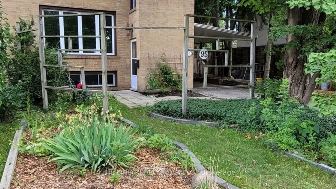 95 Overland Drive, Toronto, ON, M3C 2C3 - 2