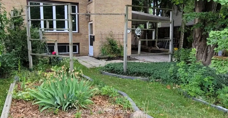 95 Overland Drive, Toronto, ON, M3C 2C3 - 2