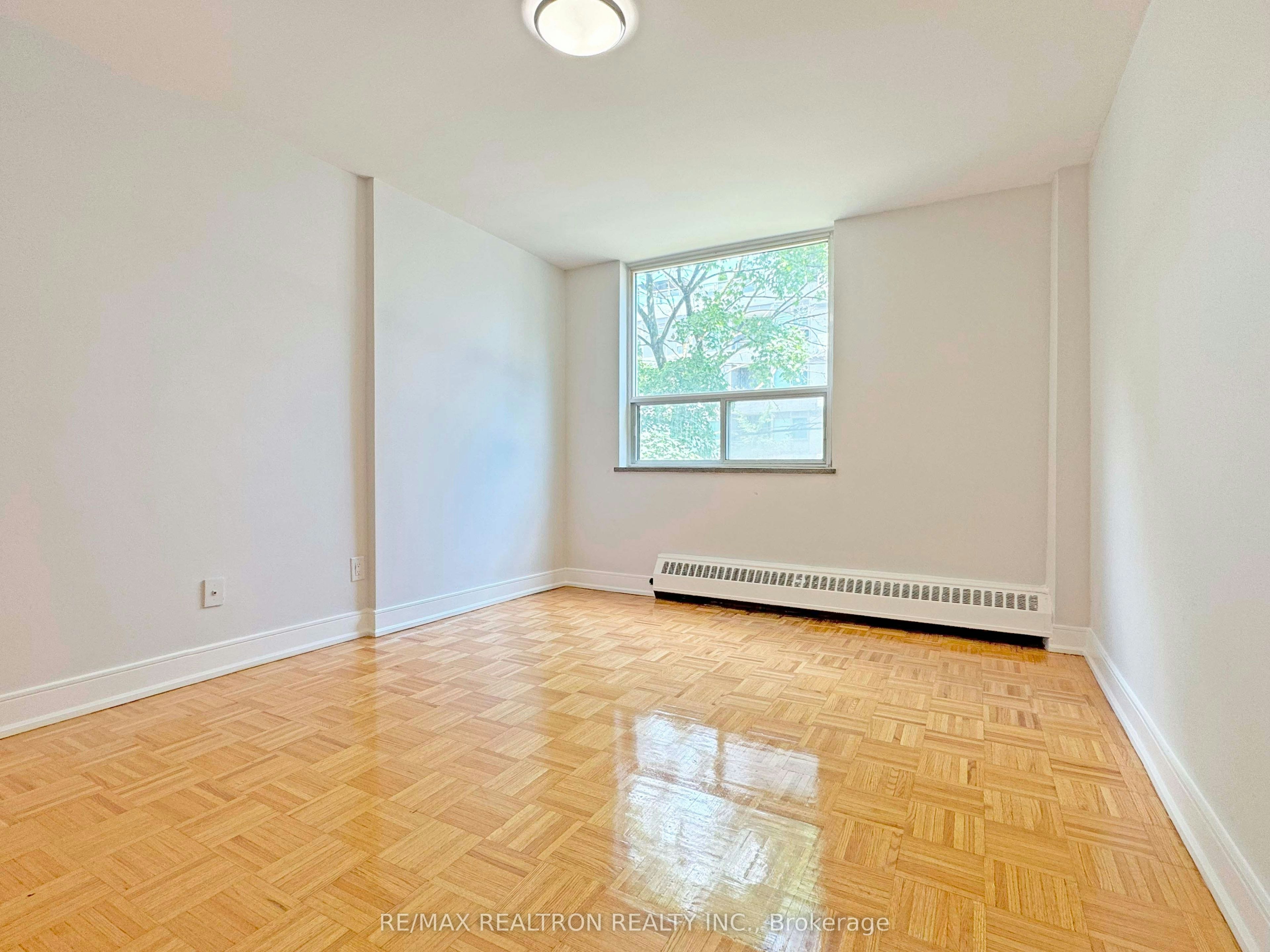 206-490 Eglinton Avenue E, Toronto, ON, M4P 1M4 - 12