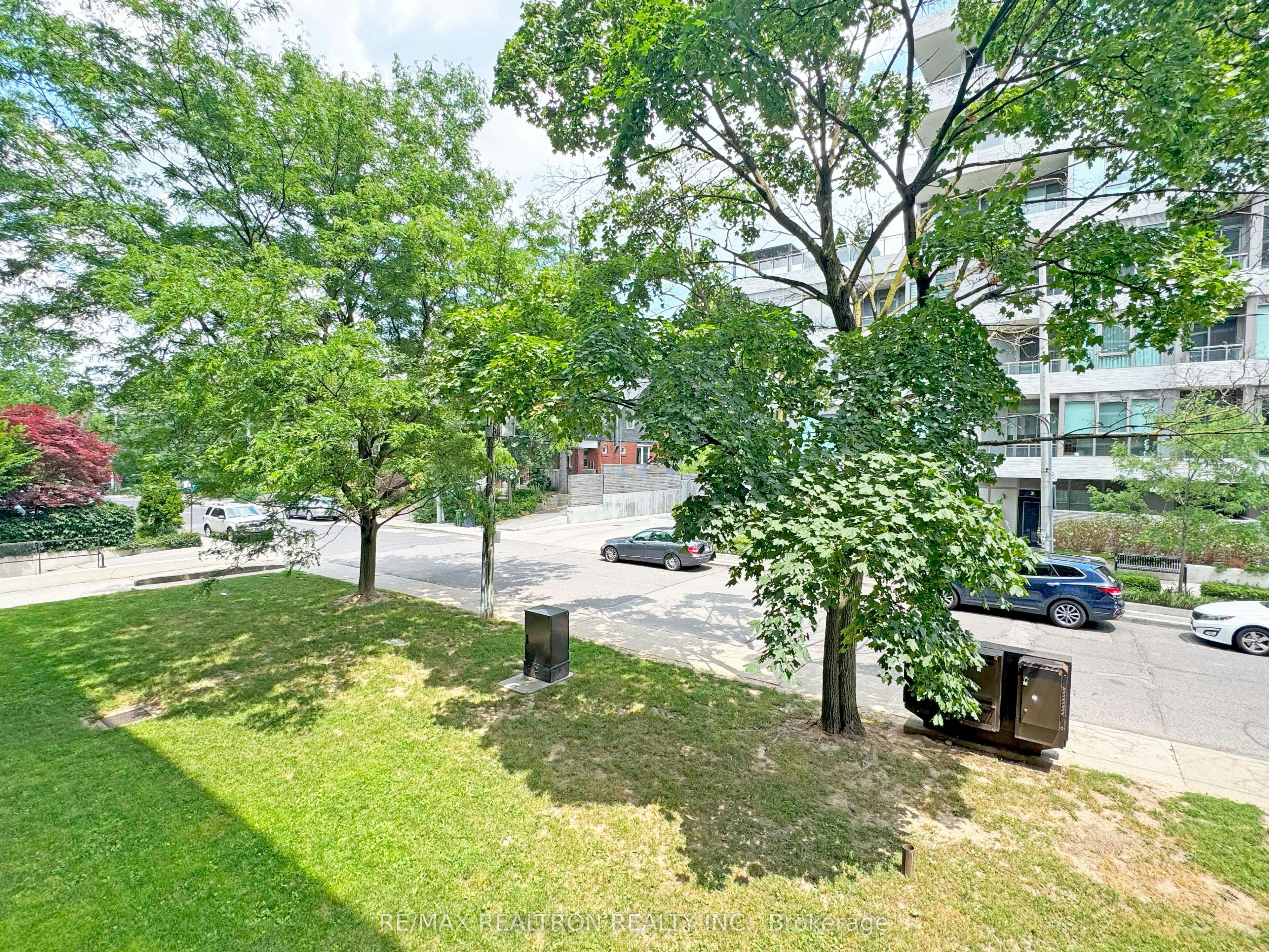 206-490 Eglinton Avenue E, Toronto, ON, M4P 1M4 - 9