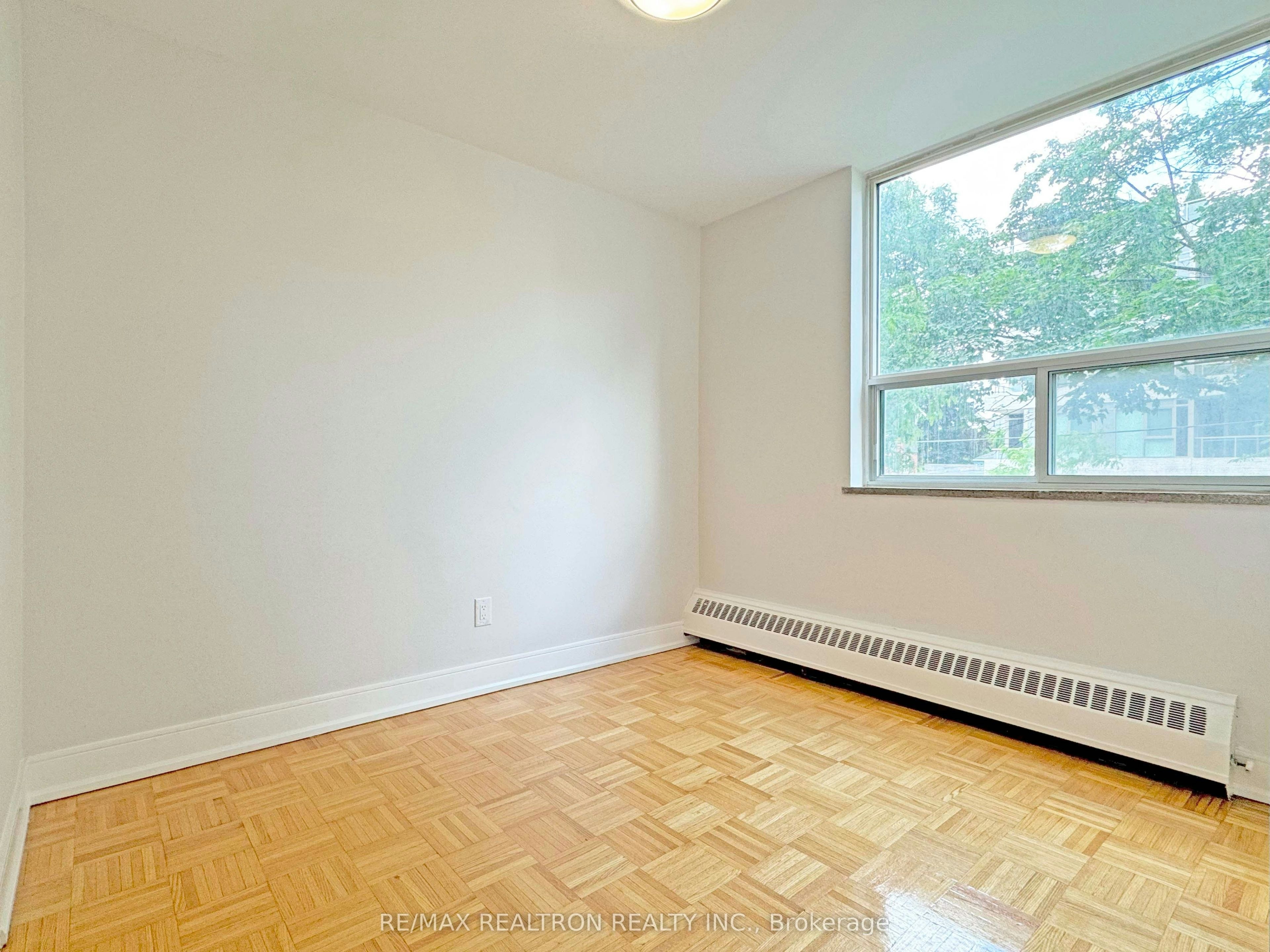 206-490 Eglinton Avenue E, Toronto, ON, M4P 1M4 - 5