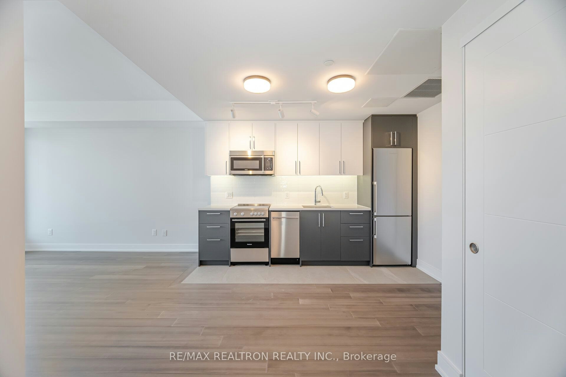 1005-664 Spadina Avenue, Toronto, ON, M5S 2H7 - 5