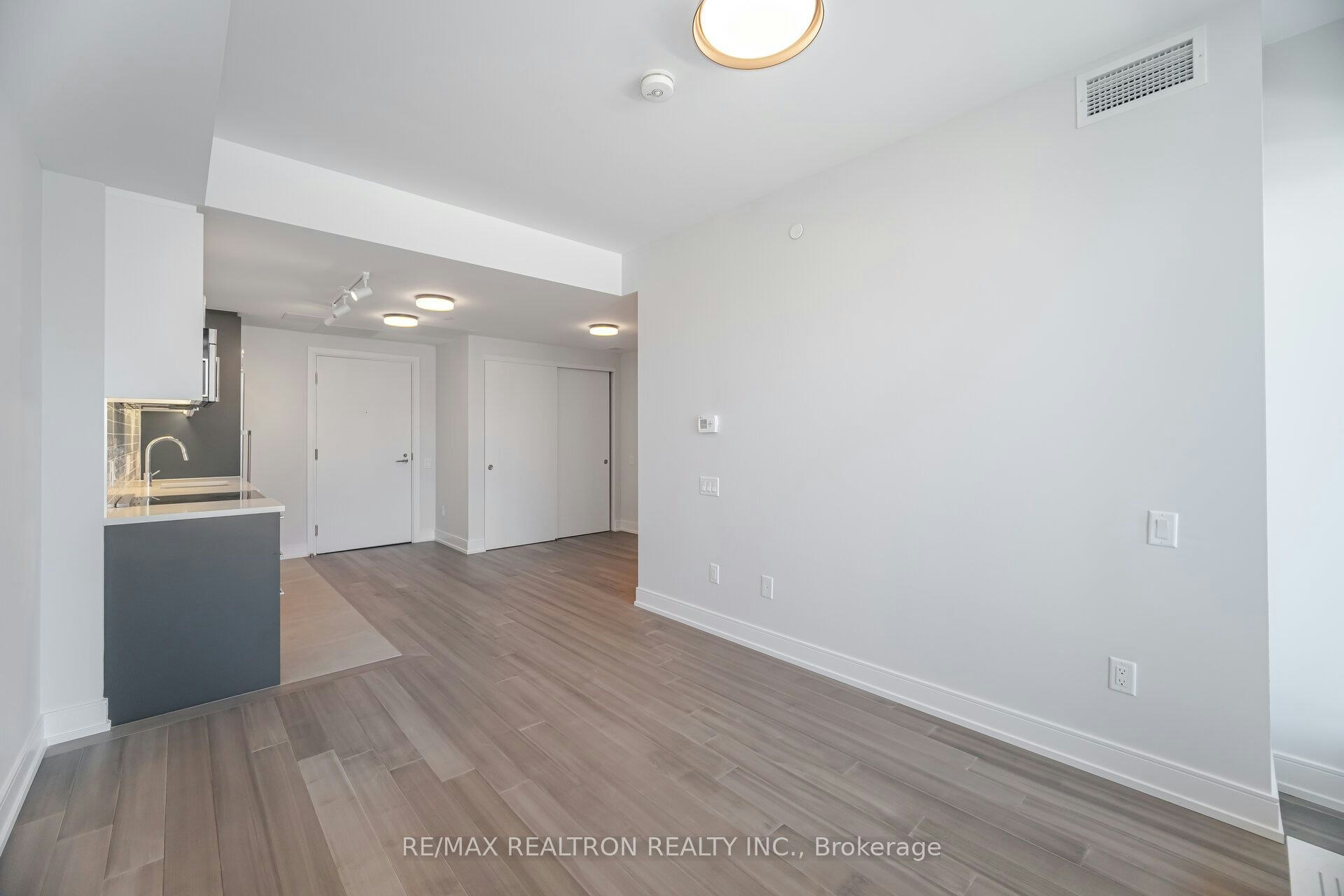 1005-664 Spadina Avenue, Toronto, ON, M5S 2H7 - 4