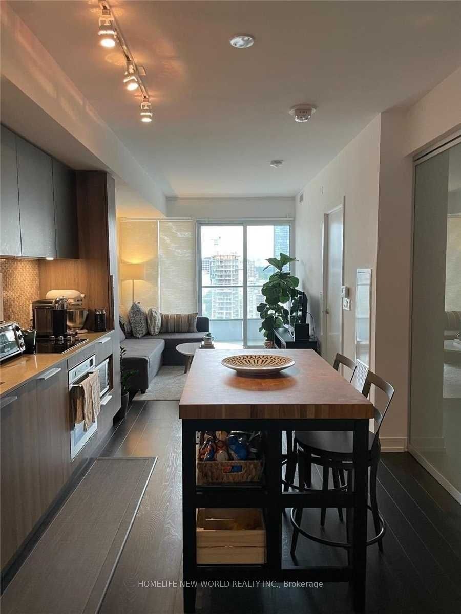 2711-85 Wood Street, Toronto, ON, M4Y 0E8 - 2