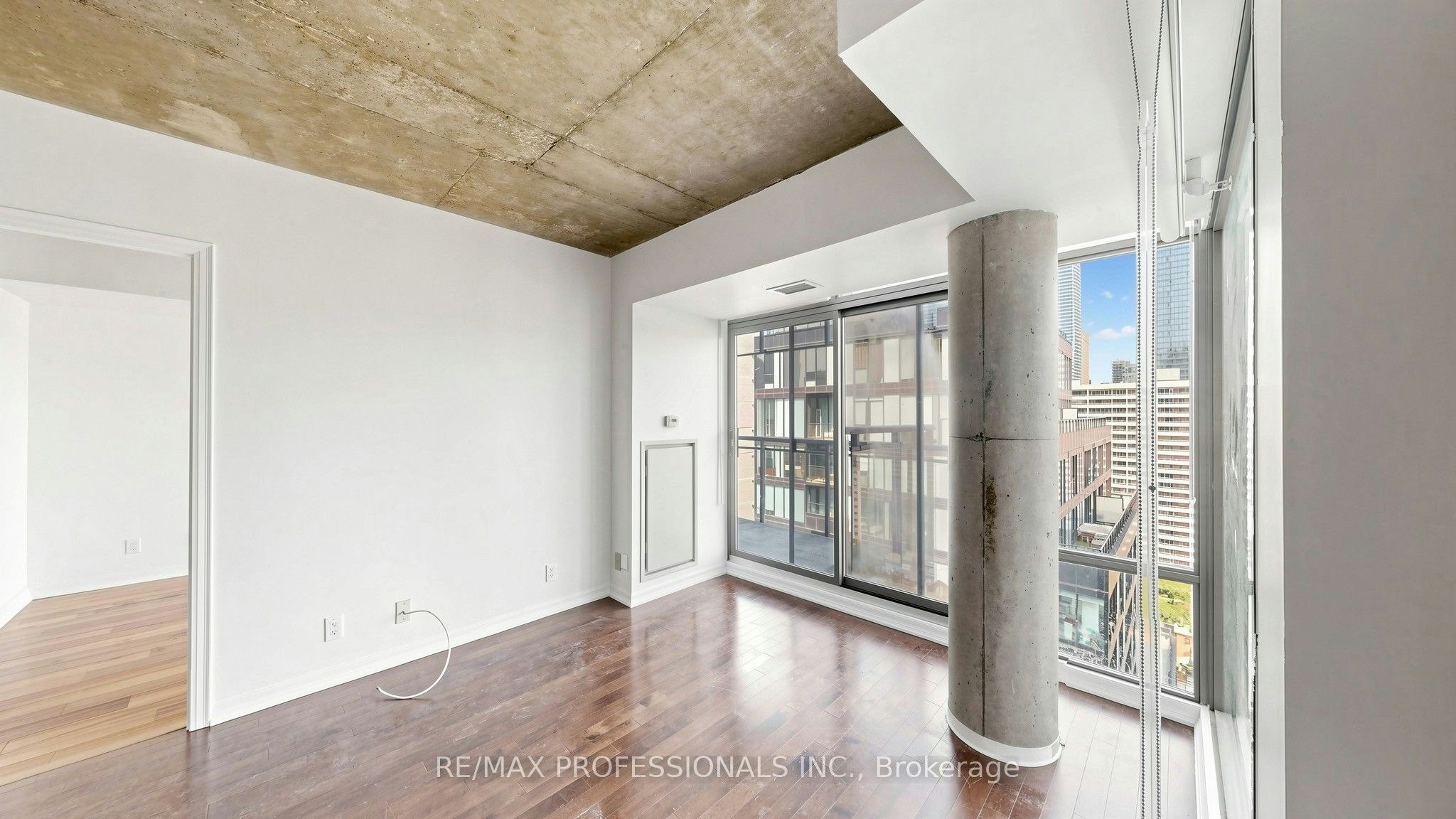 2008-22 Wellesley Street E, Toronto, ON, M4Y 1G3 - 4