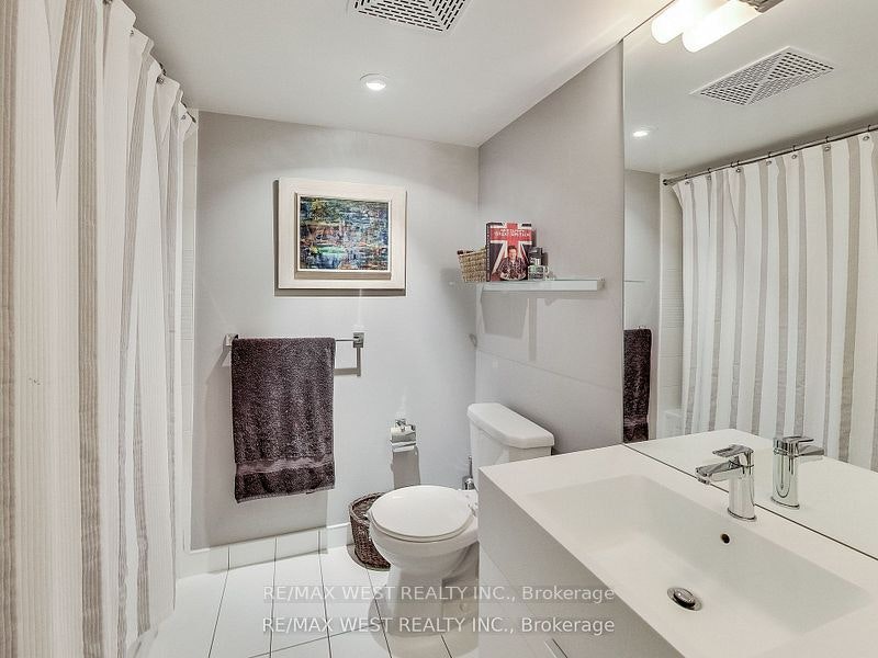 1110-15 Iceboat Terrace, Toronto, ON, M5V 4A5 - 9