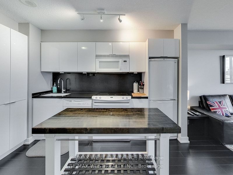 1110-15 Iceboat Terrace, Toronto, ON, M5V 4A5 - 4