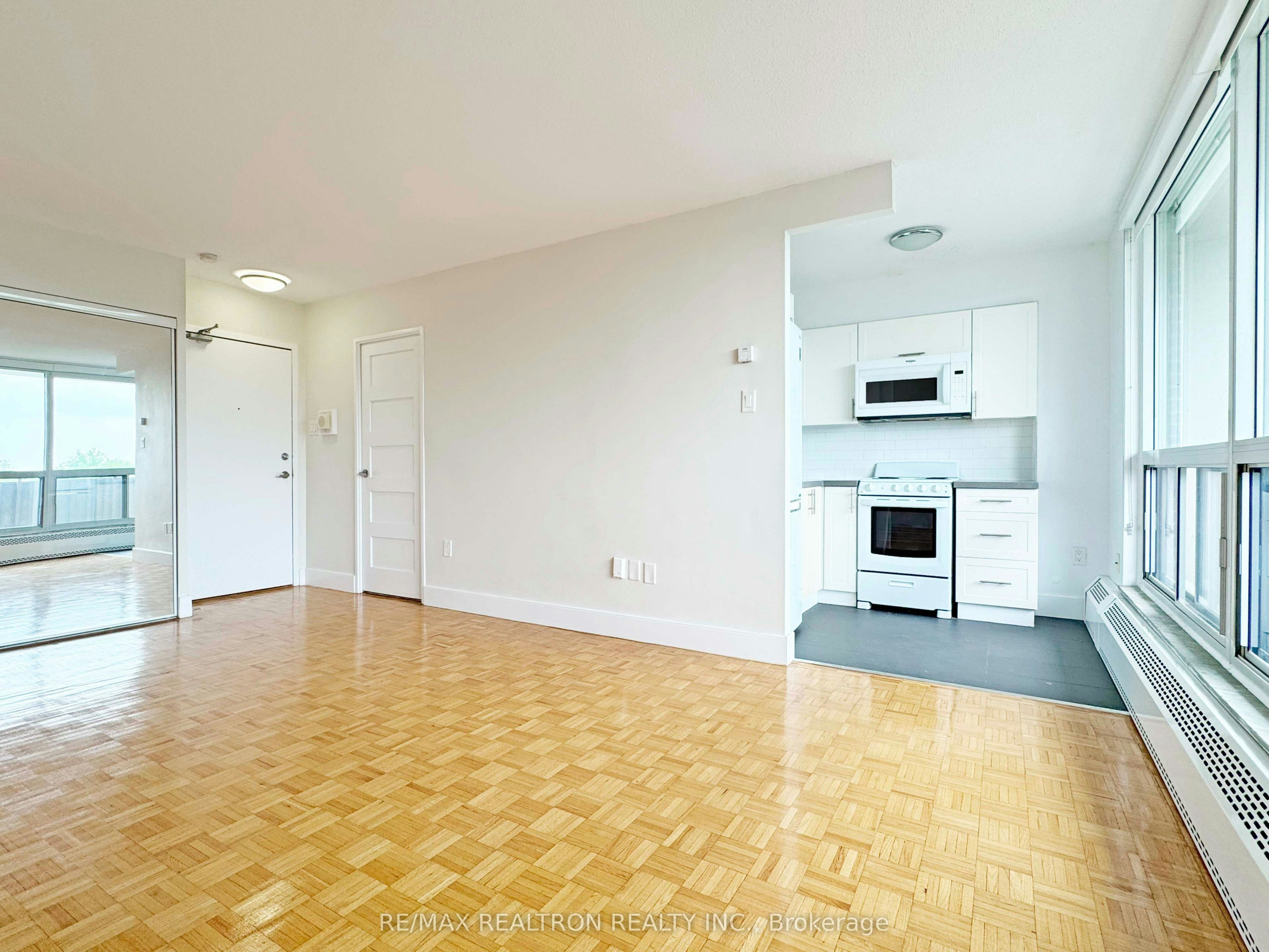 812-666 Spadina Avenue, Toronto, ON, M5S 2H8 - 2