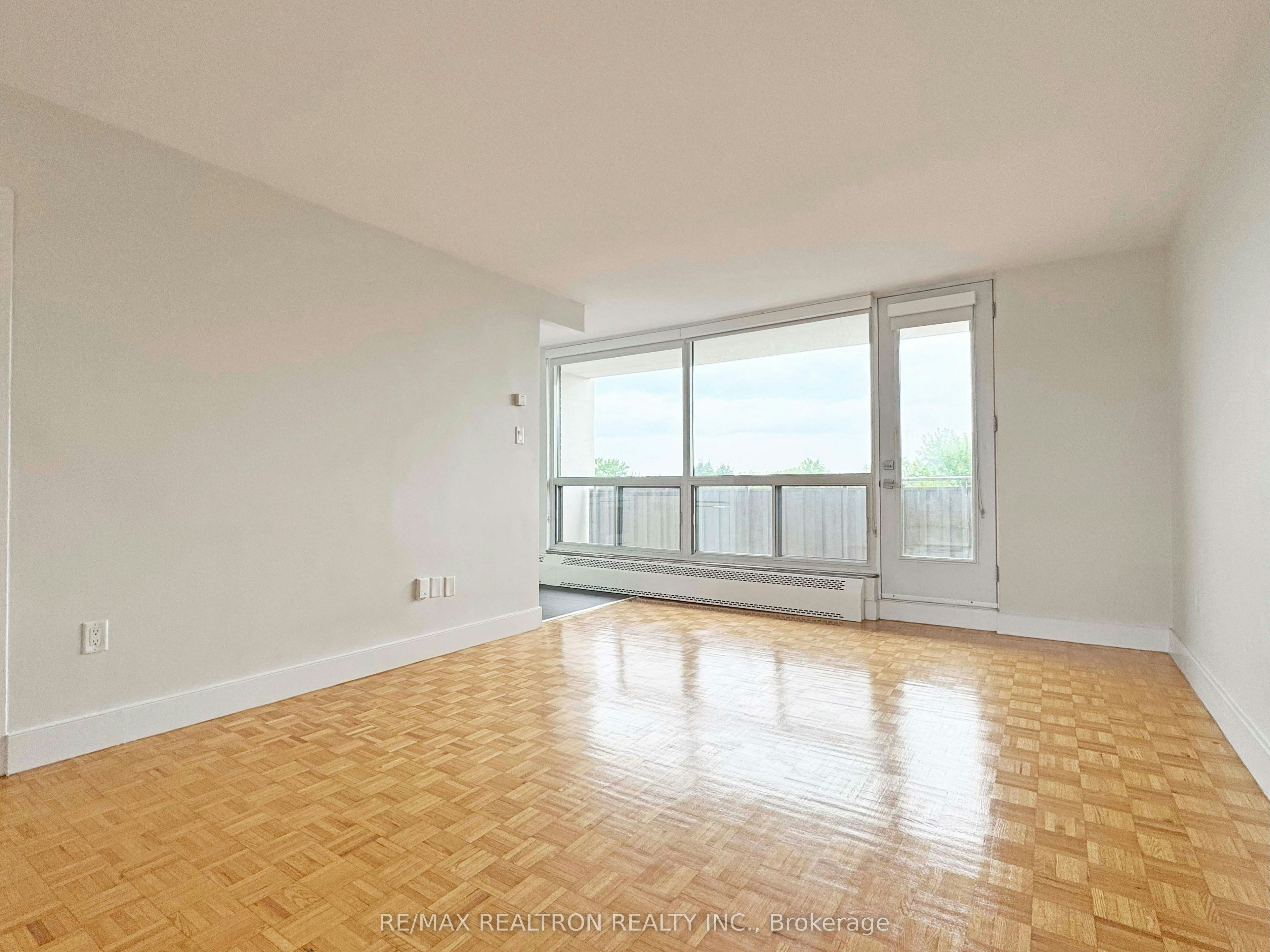 812-666 Spadina Avenue, Toronto, ON, M5S 2H8 - 4
