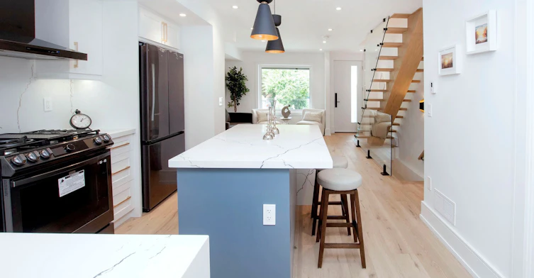 1 1/2 Delaney Crescent, Toronto, ON, M6K 1P9 - 16
