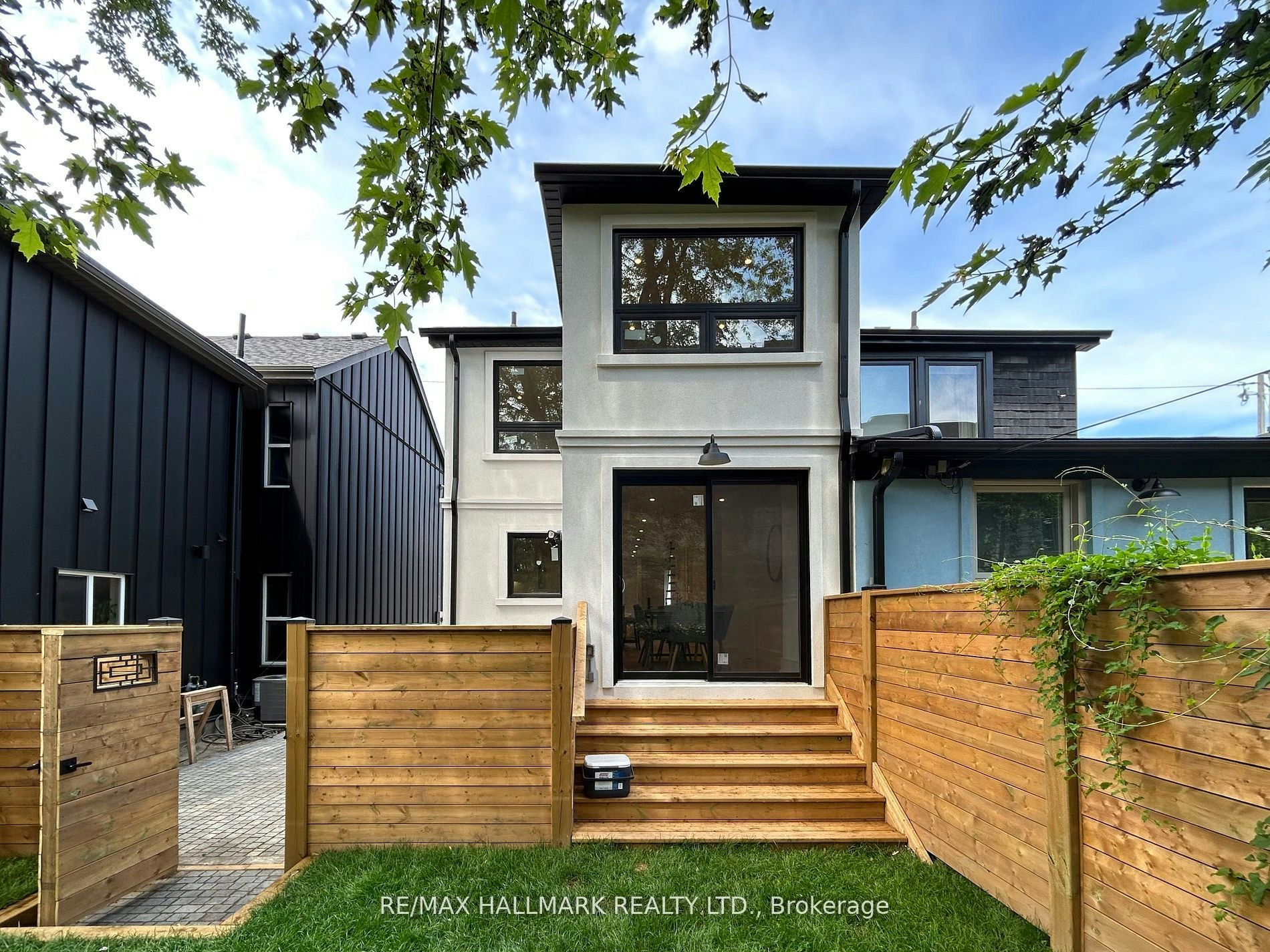 1 1/2 Delaney Crescent, Toronto, ON, M6K 1P9 - 30