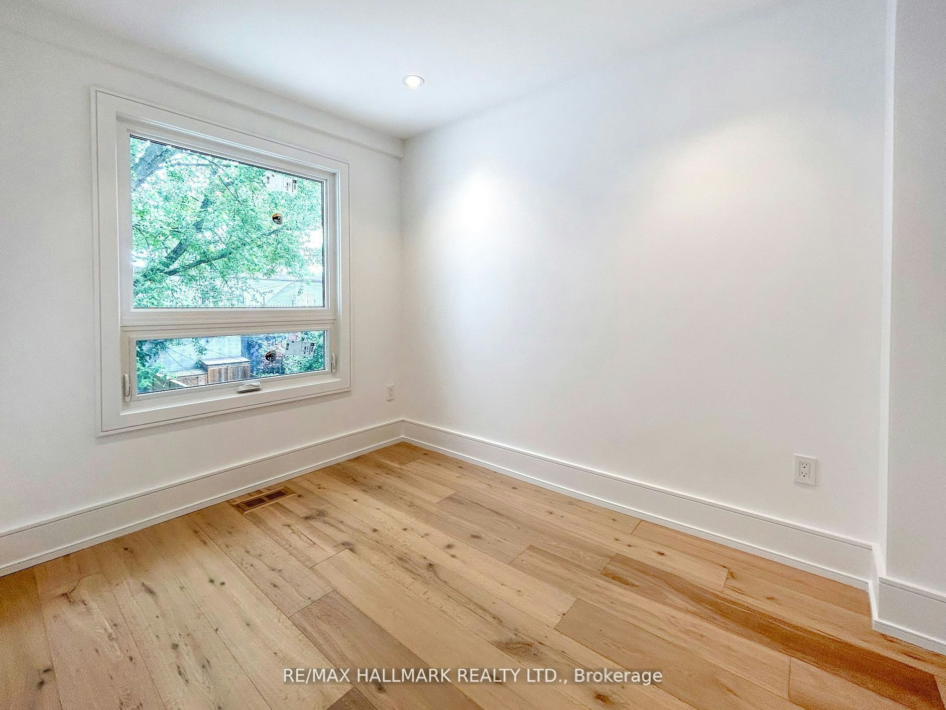 1 1/2 Delaney Crescent, Toronto, ON, M6K 1P9 - 23
