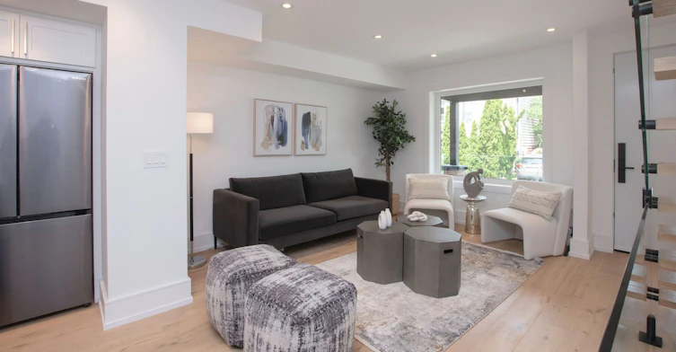 1 1/2 Delaney Crescent, Toronto, ON, M6K 1P9 - 11