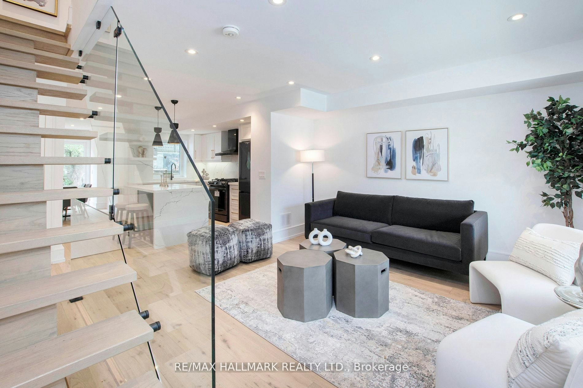 1 1/2 Delaney Crescent, Toronto, ON, M6K 1P9 - 10