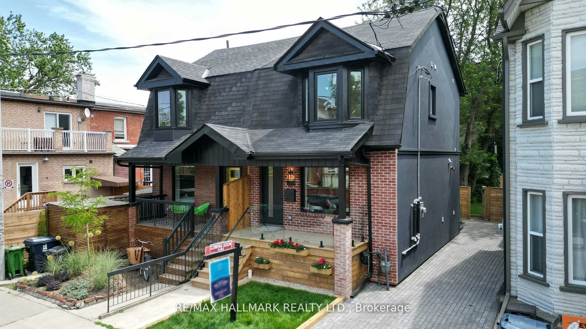 1 1/2 Delaney Crescent, Toronto, ON, M6K 1P9