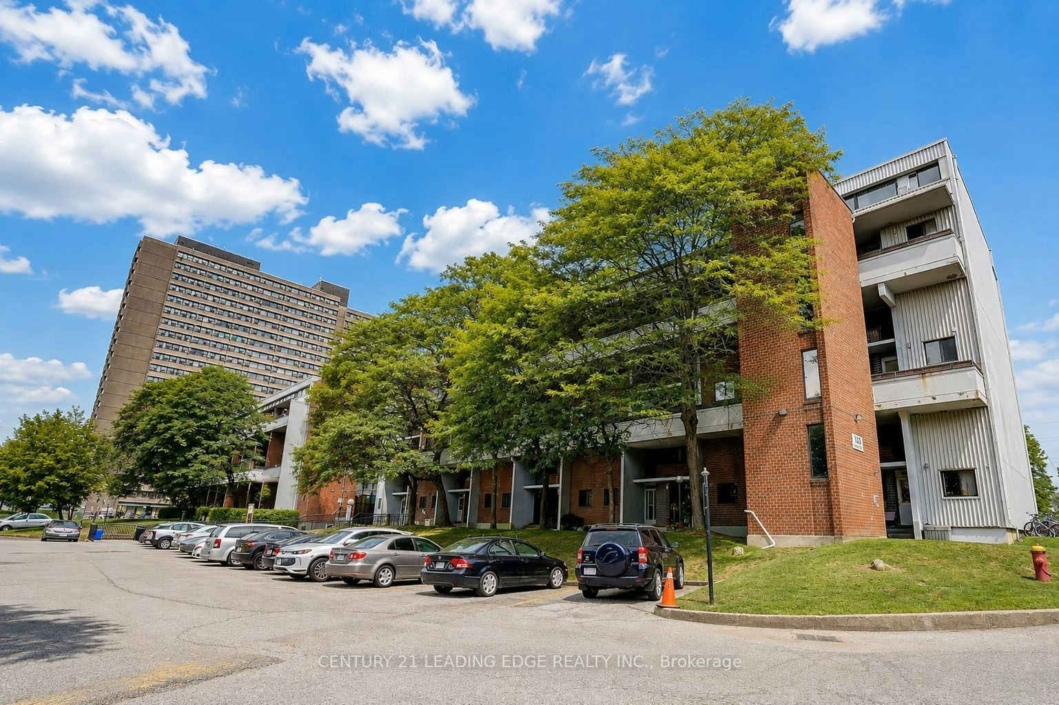 207-135 Leeward Glenway, Toronto, ON, M3C 2Z2